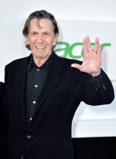 Leonard Nimoy no renegó nunca de su rol. Era común verlo haciendo el saludo "vulcano" para deleite de sus fans